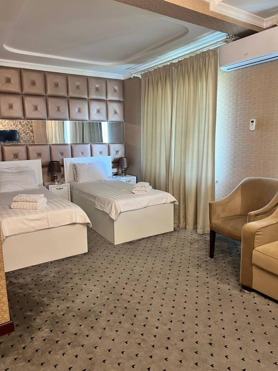 Orzu Hotel ナマンガン エクステリア 写真
