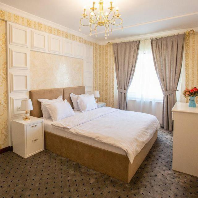 Orzu Hotel ナマンガン エクステリア 写真
